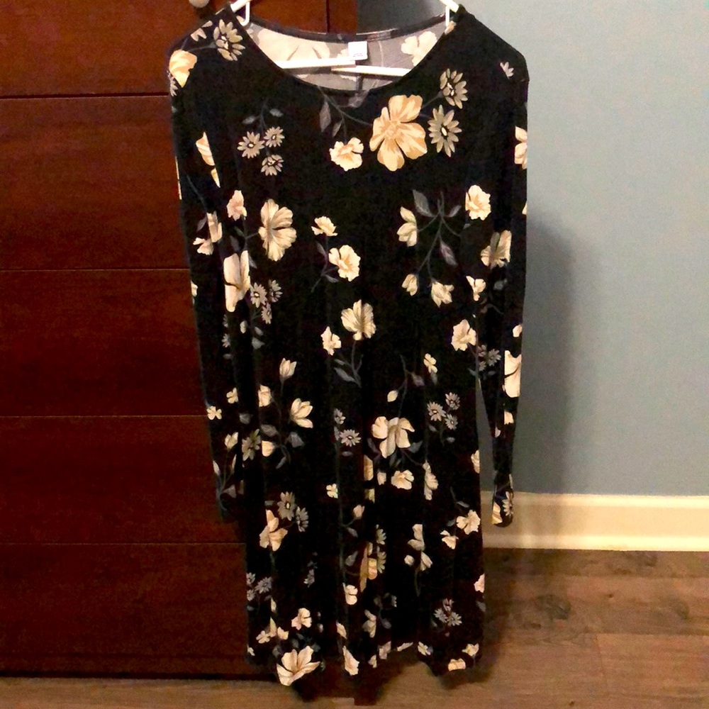 Old Navy black floral dress—size S